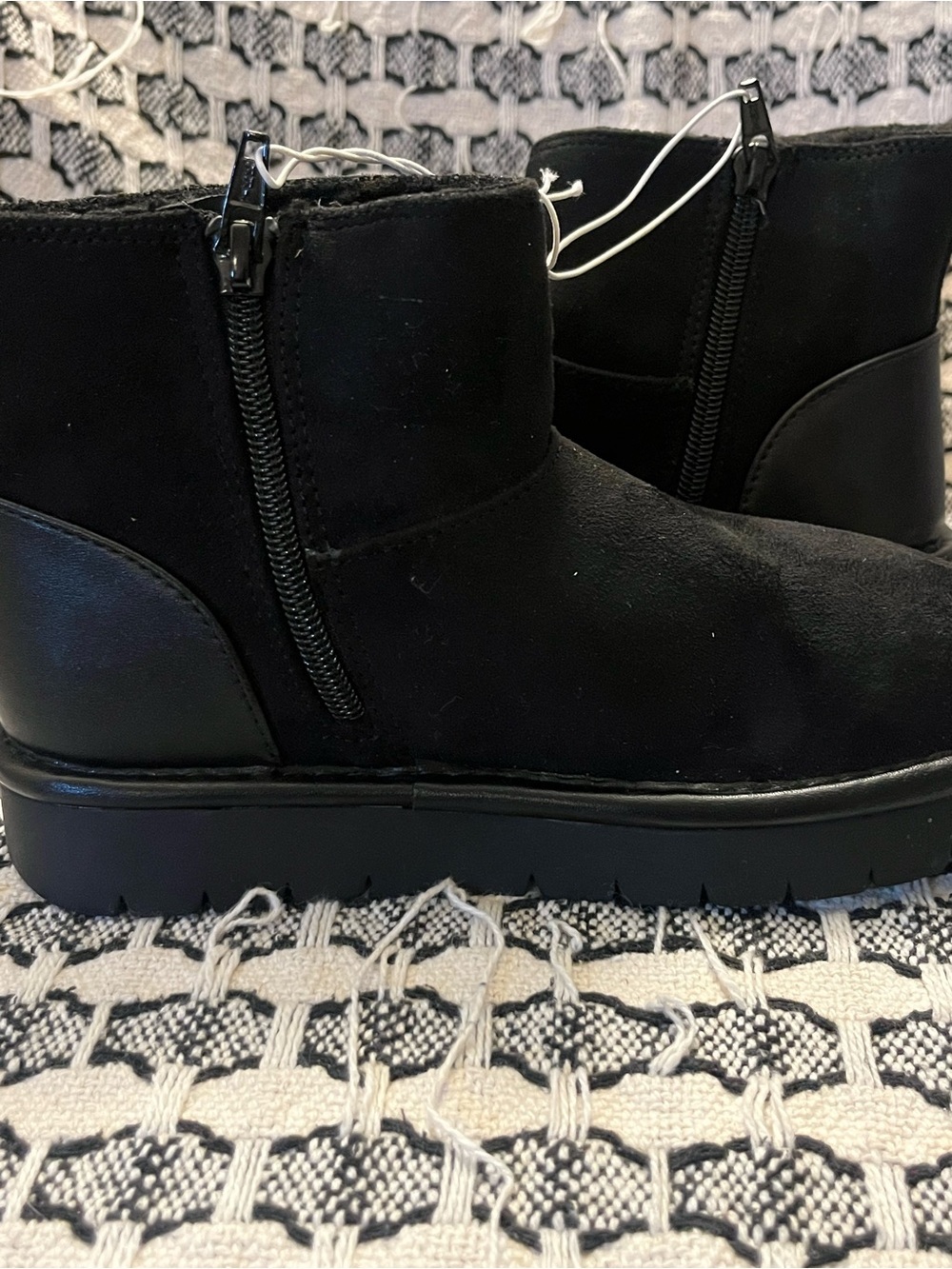 Cat & Jack Black Kids Ankle Boots with Plush Lining - Picture 7 of 7